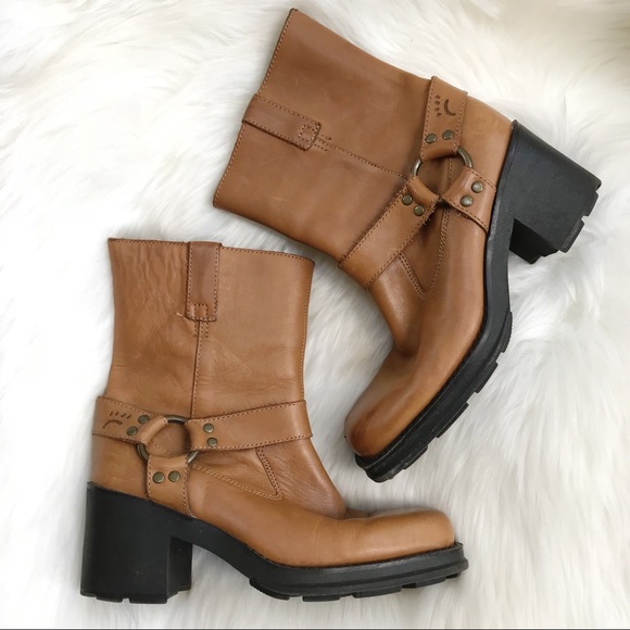 bare traps hailie bootie